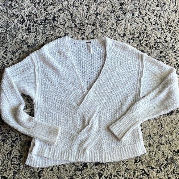Free People Sweaters - Free People Coco V-neck White Cotton Cable front sweater XS